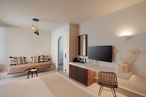 Polis of Naxos Stylish Suites
