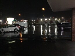 Colonial Brick Inn & Suites