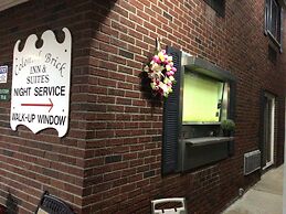 Colonial Brick Inn & Suites