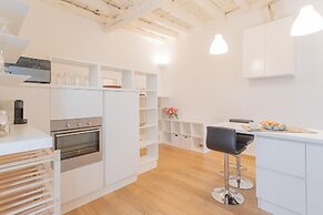 Wine Not Apartment in Como City Centre