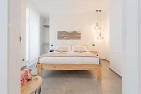 Enchanted Como City Apartment