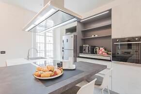 Enchanted Como City Apartment