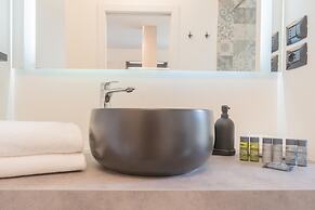 Enchanted Como City Apartment