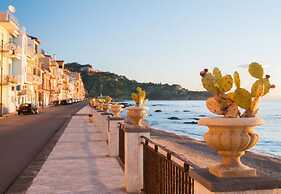 Giardini House 300m From Sea