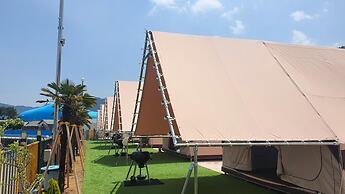 Goseong Bluebeach Pension&glamping