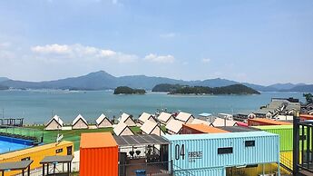 Goseong Bluebeach Pension&glamping