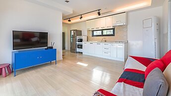 Goseong Bluebeach Pension&glamping