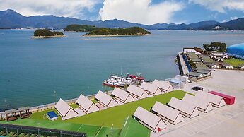 Goseong Bluebeach Pension&glamping