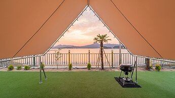 Goseong Bluebeach Pension&glamping