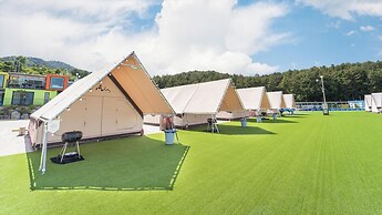 Goseong Bluebeach Pension&glamping