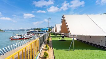 Goseong Bluebeach Pension&glamping