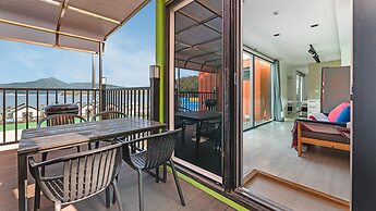 Goseong Bluebeach Pension&glamping