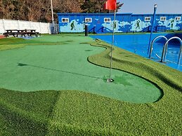 Goseong Bluebeach Pension&glamping