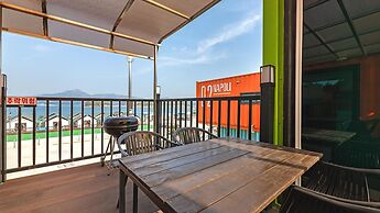 Goseong Bluebeach Pension&glamping