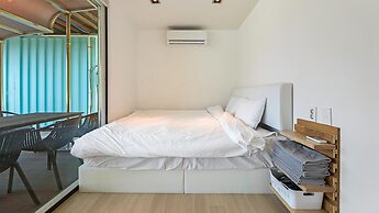 Goseong Bluebeach Pension&glamping