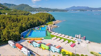 Goseong Bluebeach Pension&glamping