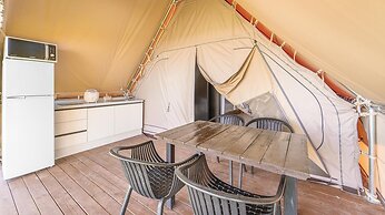 Goseong Bluebeach Pension&glamping