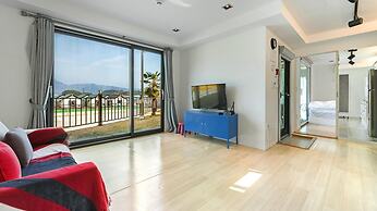 Goseong Bluebeach Pension&glamping