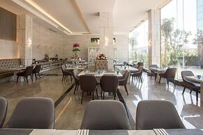 Elegant Airport Hotel