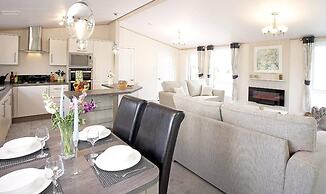 Tattershall Lakes Country Park