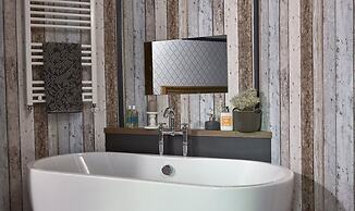 Tattershall Lakes Country Park