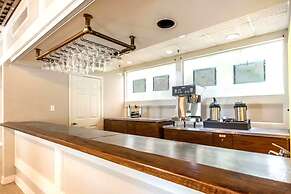 Coratel Suites