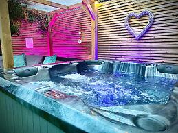 Clifton Luxury Hot Tub House in Blackpool