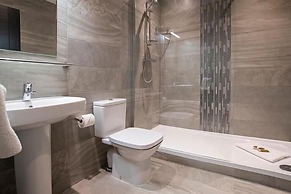 Cavern Quarter Apts - 31 North John St