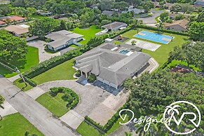 Luxurious 8BR Family Estate with Pool