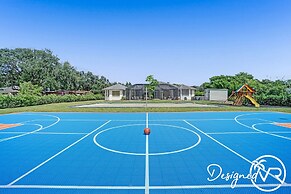 Luxurious 8BR Family Estate with Pool