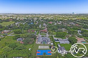 Luxurious 8BR Family Estate with Pool