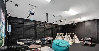 Luxurious 8BR Family Estate with Pool