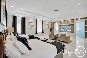 Luxurious 8BR Family Estate with Pool