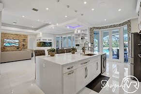 Luxurious 8BR Family Estate with Pool