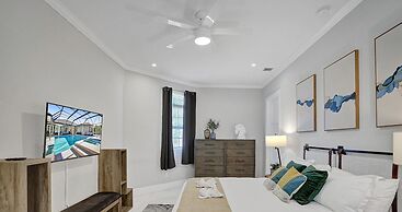 Luxurious 8BR Family Estate with Pool