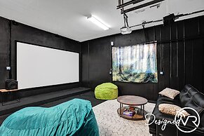 Luxurious 8BR Family Estate with Pool