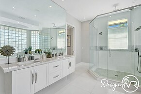 Luxurious 8BR Family Estate with Pool