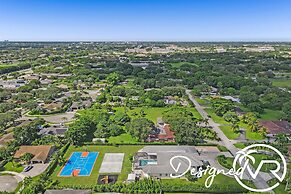 Luxurious 8BR Family Estate with Pool