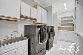 Luxurious 8BR Family Estate with Pool