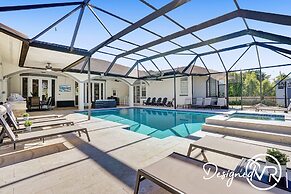 Luxurious 8BR Family Estate with Pool