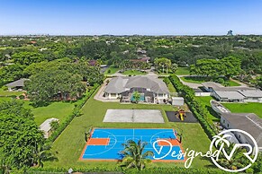 Luxurious 8BR Family Estate with Pool