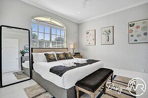 Luxurious 8BR Family Estate with Pool