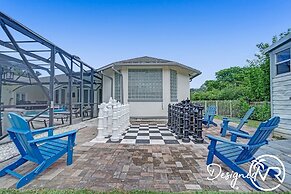 Luxurious 8BR Family Estate with Pool