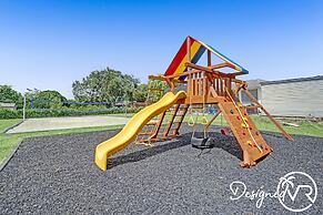 Luxurious 8BR Family Estate with Pool