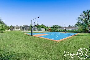 Luxurious 8BR Family Estate with Pool