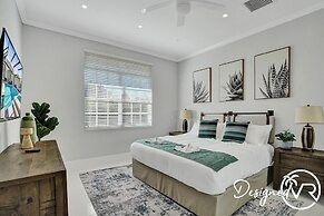 Luxurious 8BR Family Estate with Pool