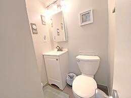 Marigot Beach 207 1 Bedroom Condo by RedAwning