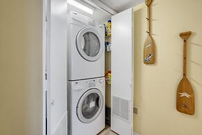 Harbour Island 204m 2 Bedroom Condo by RedAwning