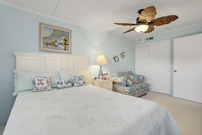 Harbour Island 204m 2 Bedroom Condo by RedAwning