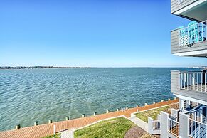 Harbour Island 204m 2 Bedroom Condo by RedAwning